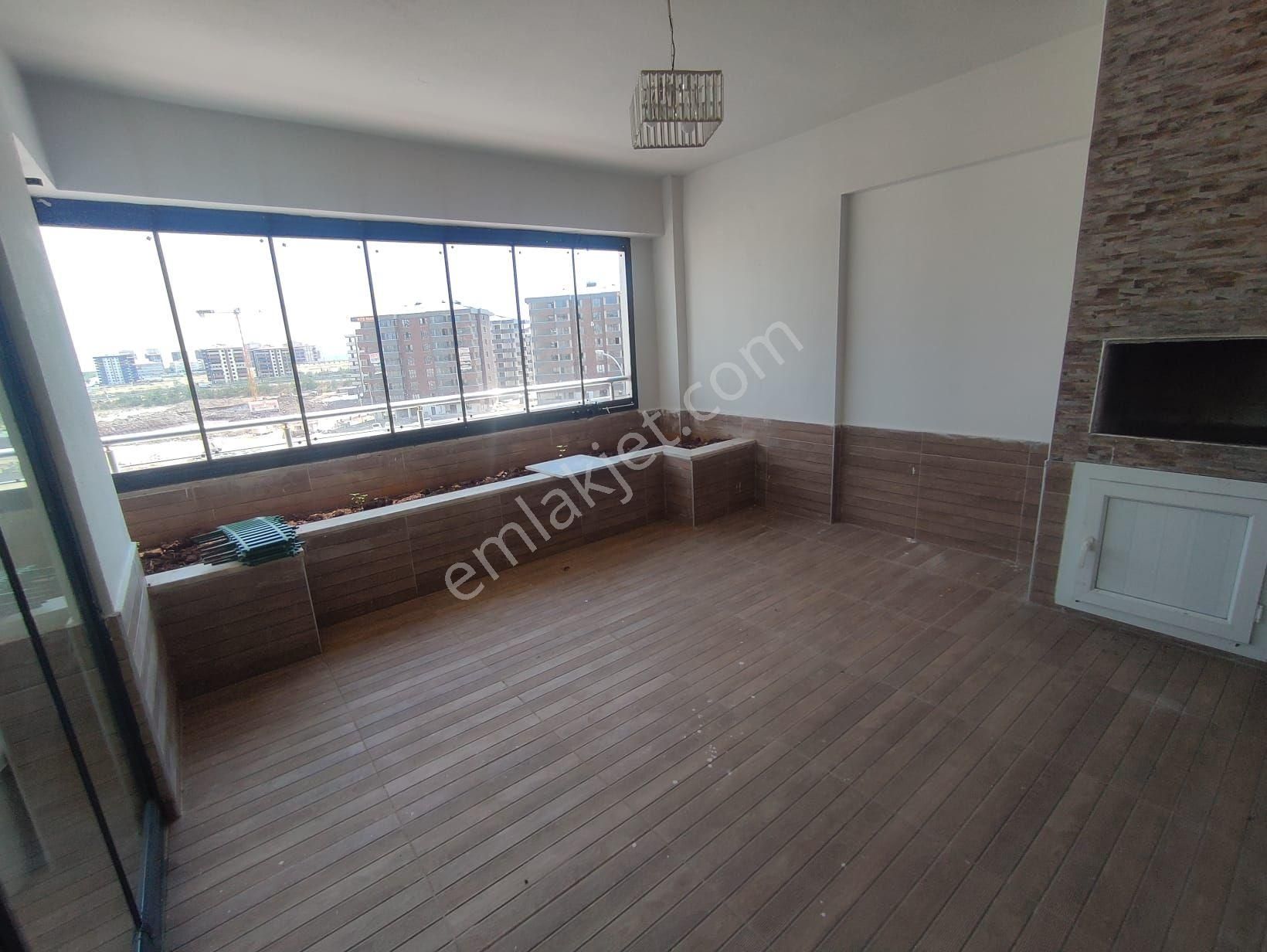 İbn-i Sina Kiralik 2.5+1 Şehir Hastanesi Yakın Mesafede