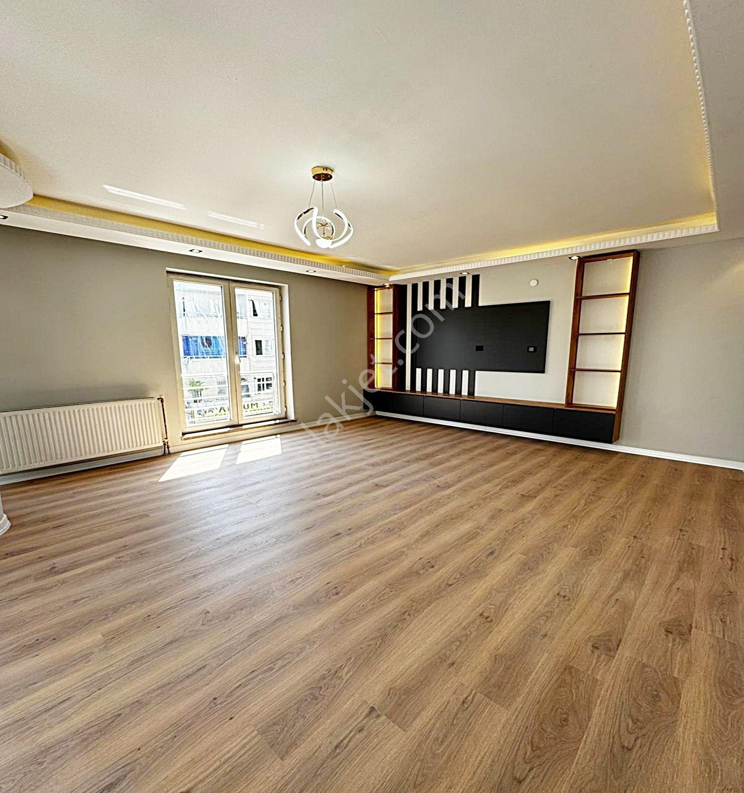 Mehterçeşme Metrobüsün Dibi 2+1 Geniş 120m2 Temiz Satılık Daire - Görsel 6