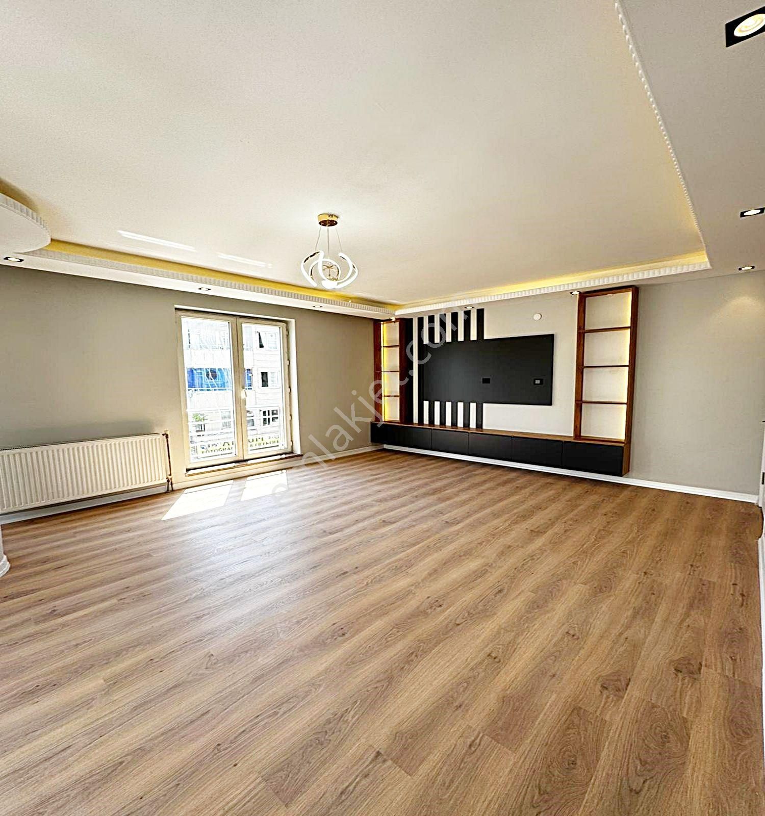 Mehterçeşme Metrobüsün Dibi 2+1 Geniş 120m2 Temiz Satılık Daire - Görsel 7