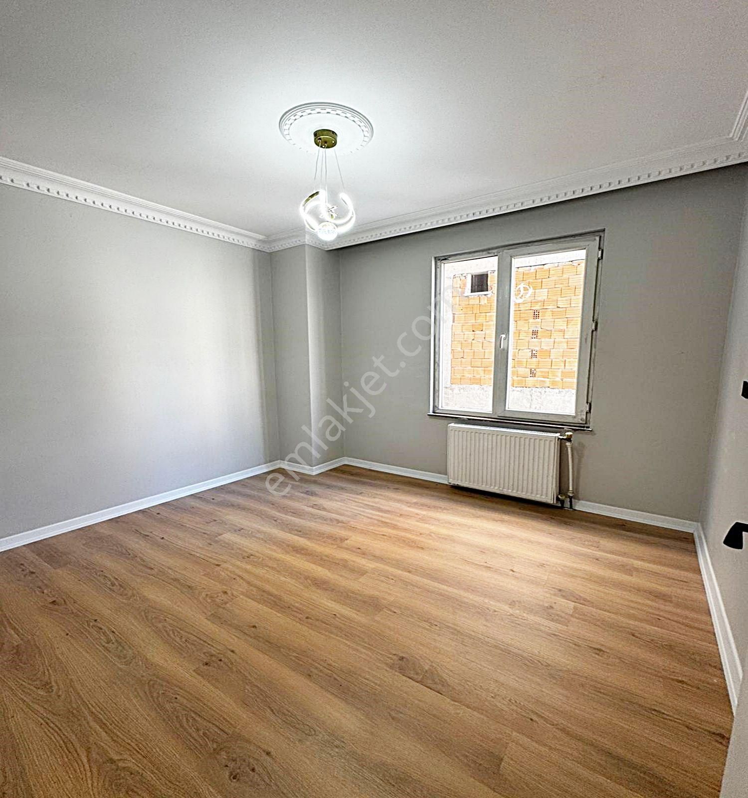 Mehterçeşme Metrobüsün Dibi 2+1 Geniş 120m2 Temiz Satılık Daire - Görsel 5