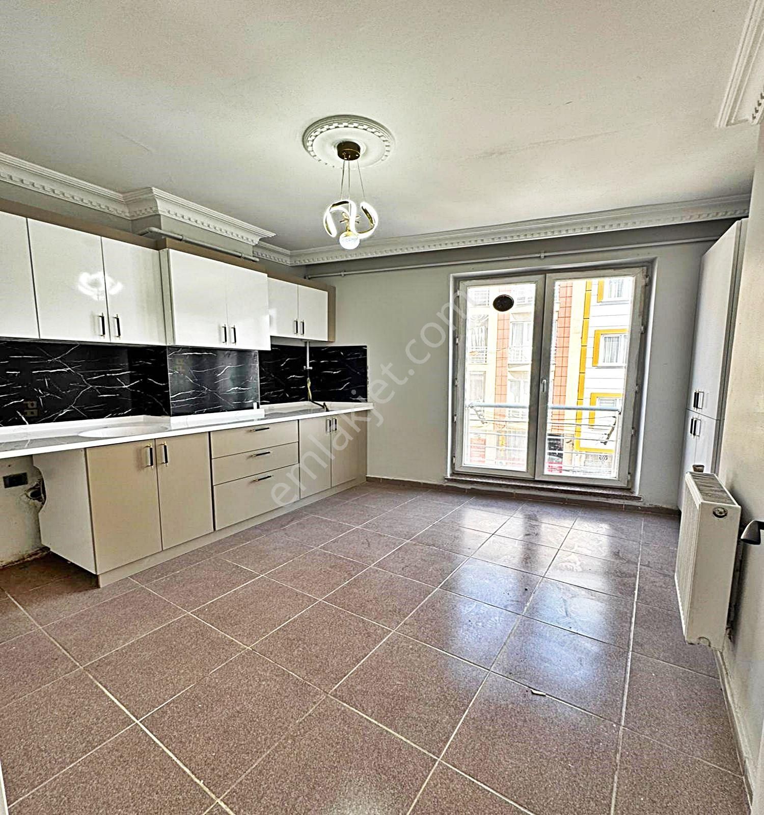 Mehterçeşme Metrobüsün Dibi 2+1 Geniş 120m2 Temiz Satılık Daire - Görsel 13