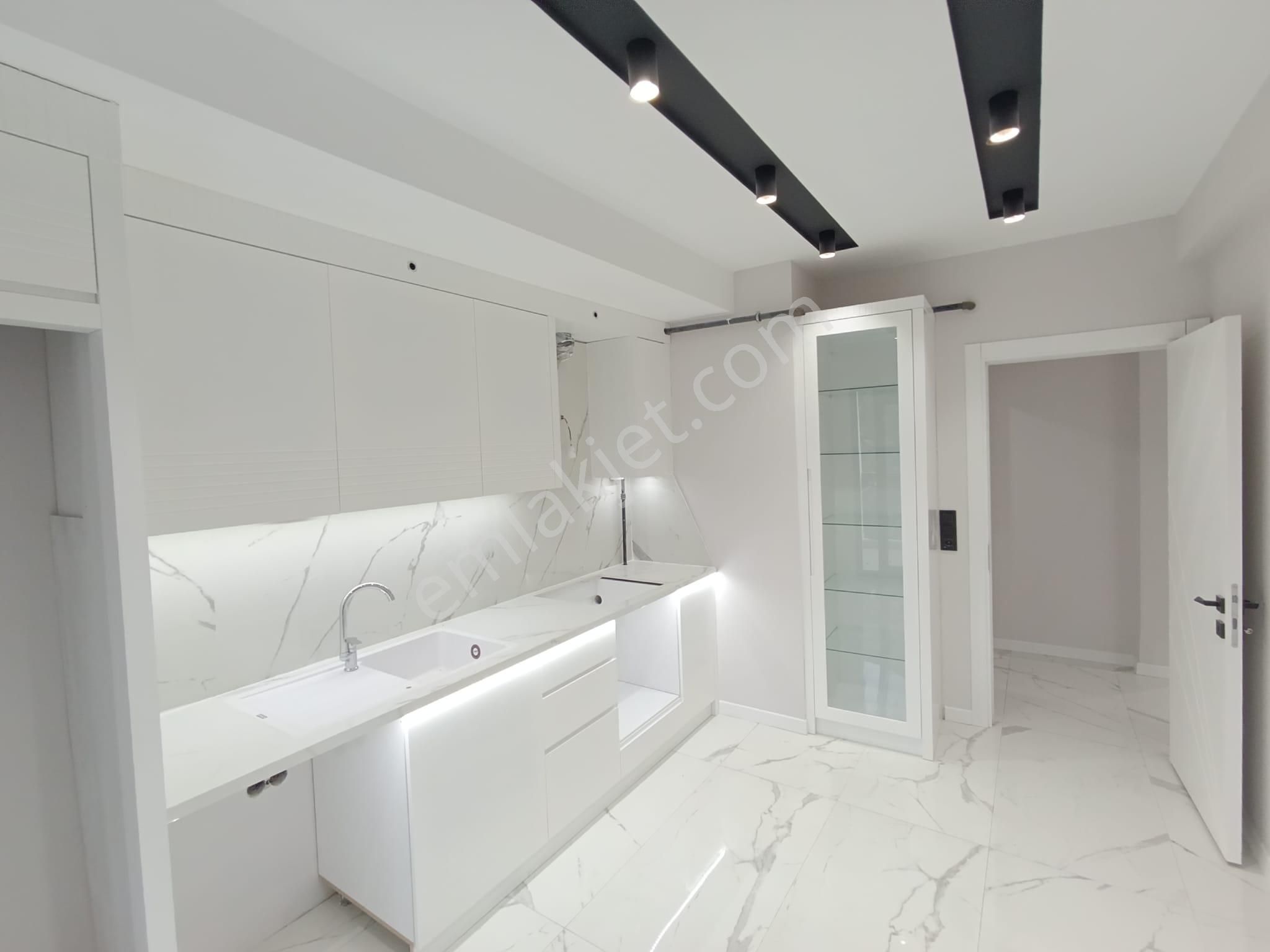 Blokyapı Gayrimenkul'den Hacıkaplanlar Mh. Sıfır 3+1 Daire