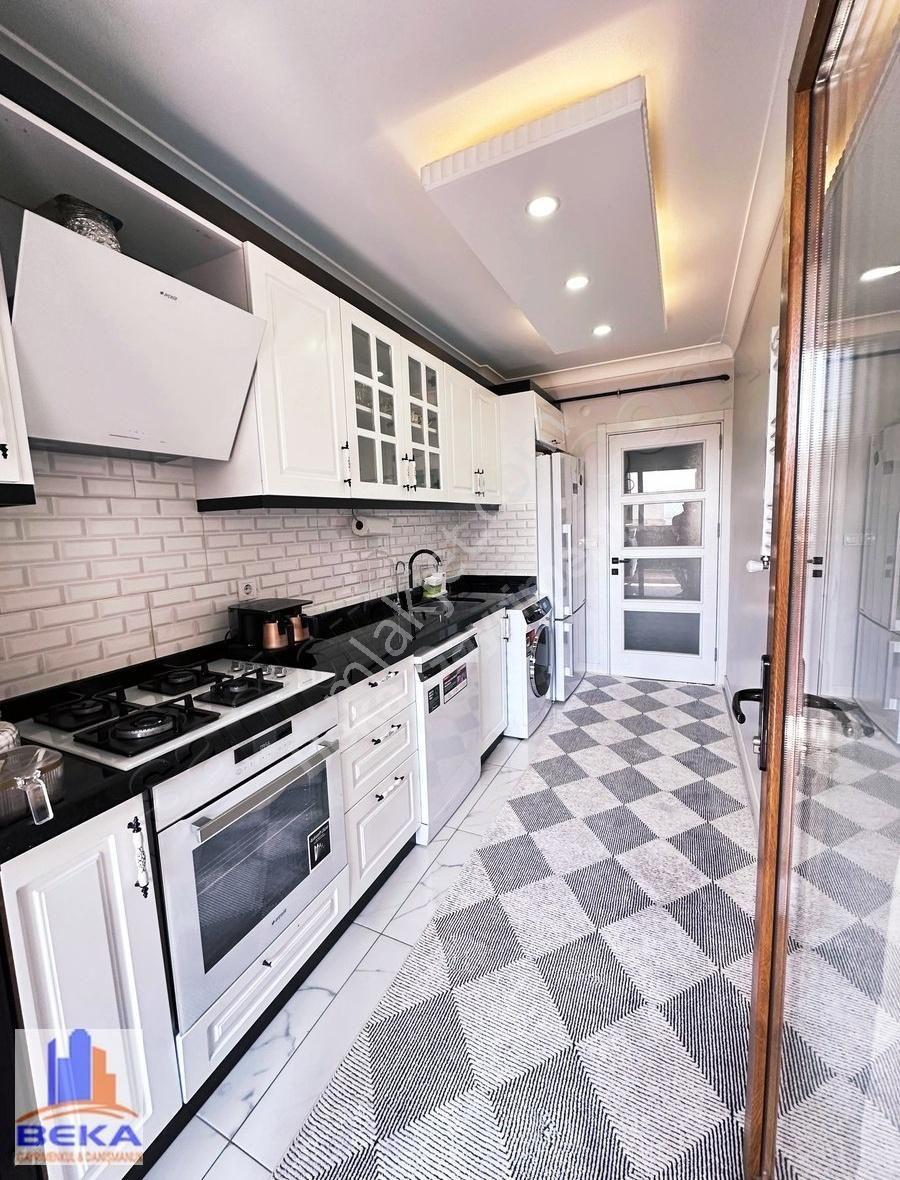 Çeekmeköy' De Yeni Binada Özel Yapım Arakat Daire - Görsel 13