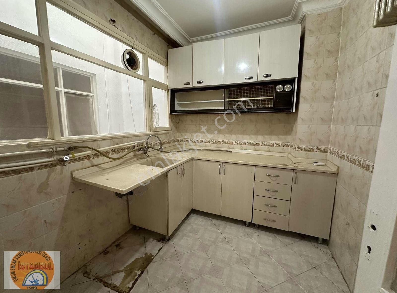 Bakırköy Merkezde Ara Kat 3+1 Kiralık Daire