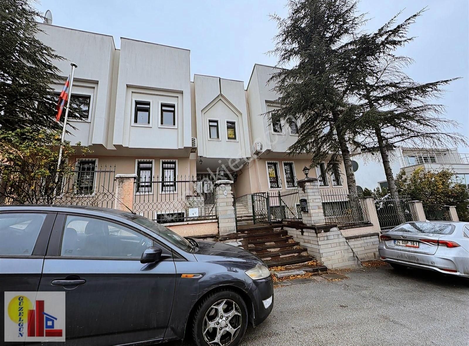 Ümitköy'de İşyeri De Olabilecek Keyifli Villa