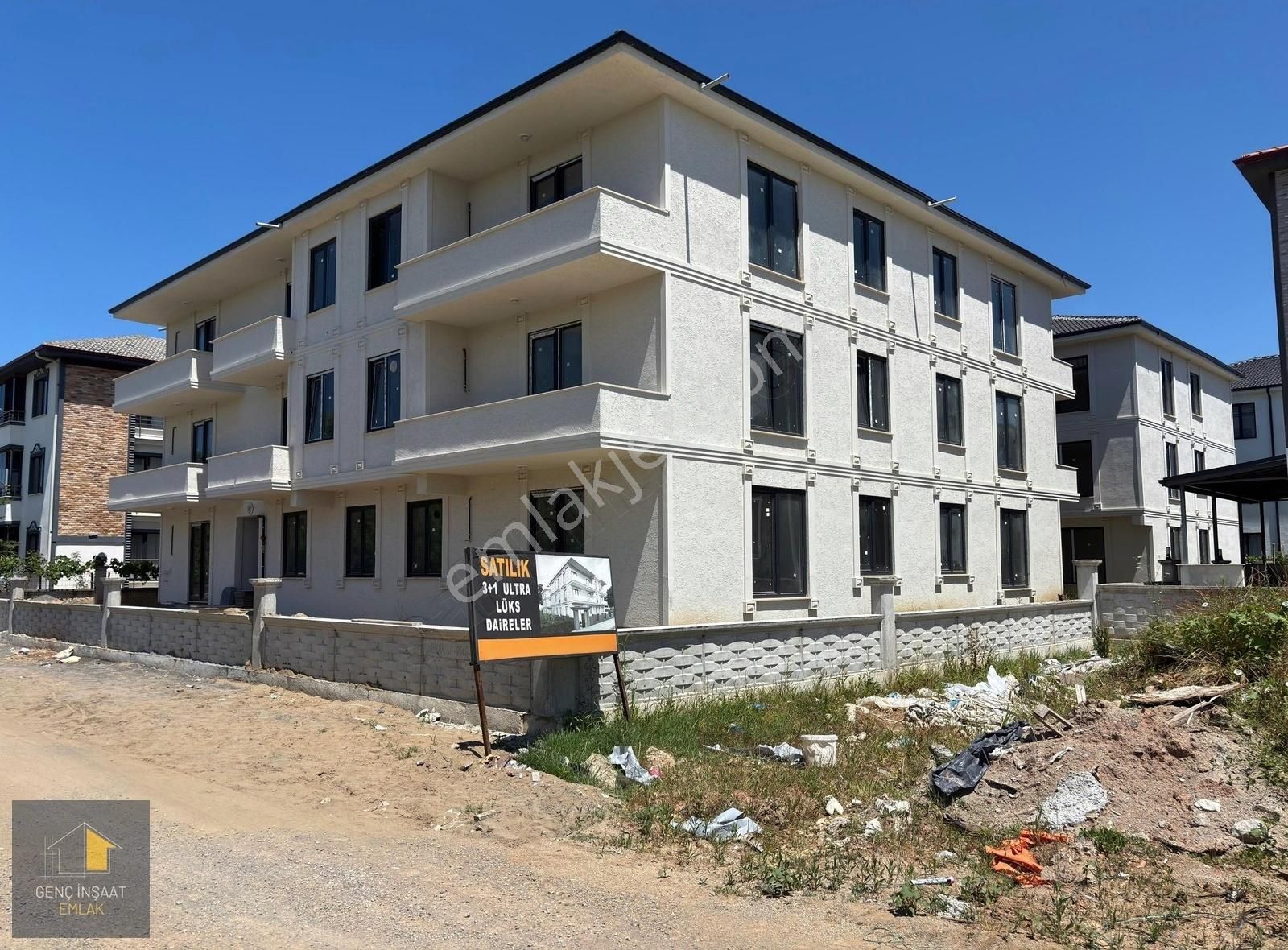 Karasu'da Ebeveyn Banyolu - Sıfır 3+1 Daire (geniş M²)