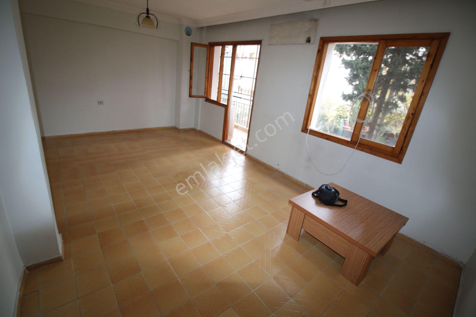 Arga'dan Buca Efeler Mahallesinde 2+1 Kiralık Daire.
