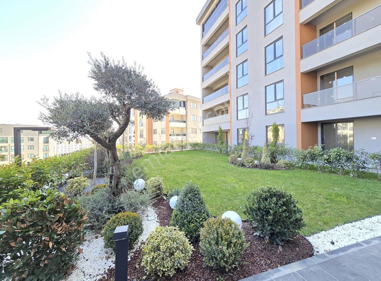 Satılık Lüks 2,5+1 Daire Bursa Manzaralı Net 105 M2
