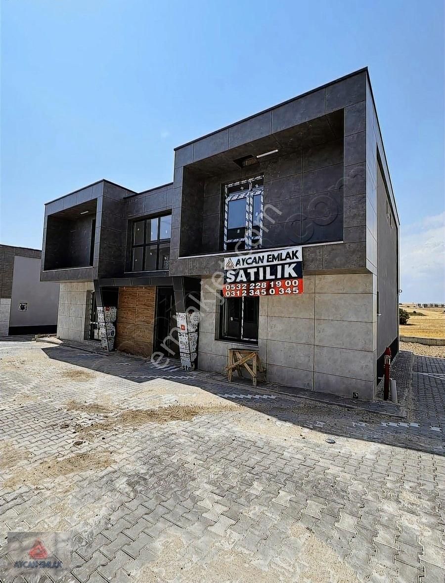 Aycandan Karacakayada 4+1 Geniş Bahçeli Villa