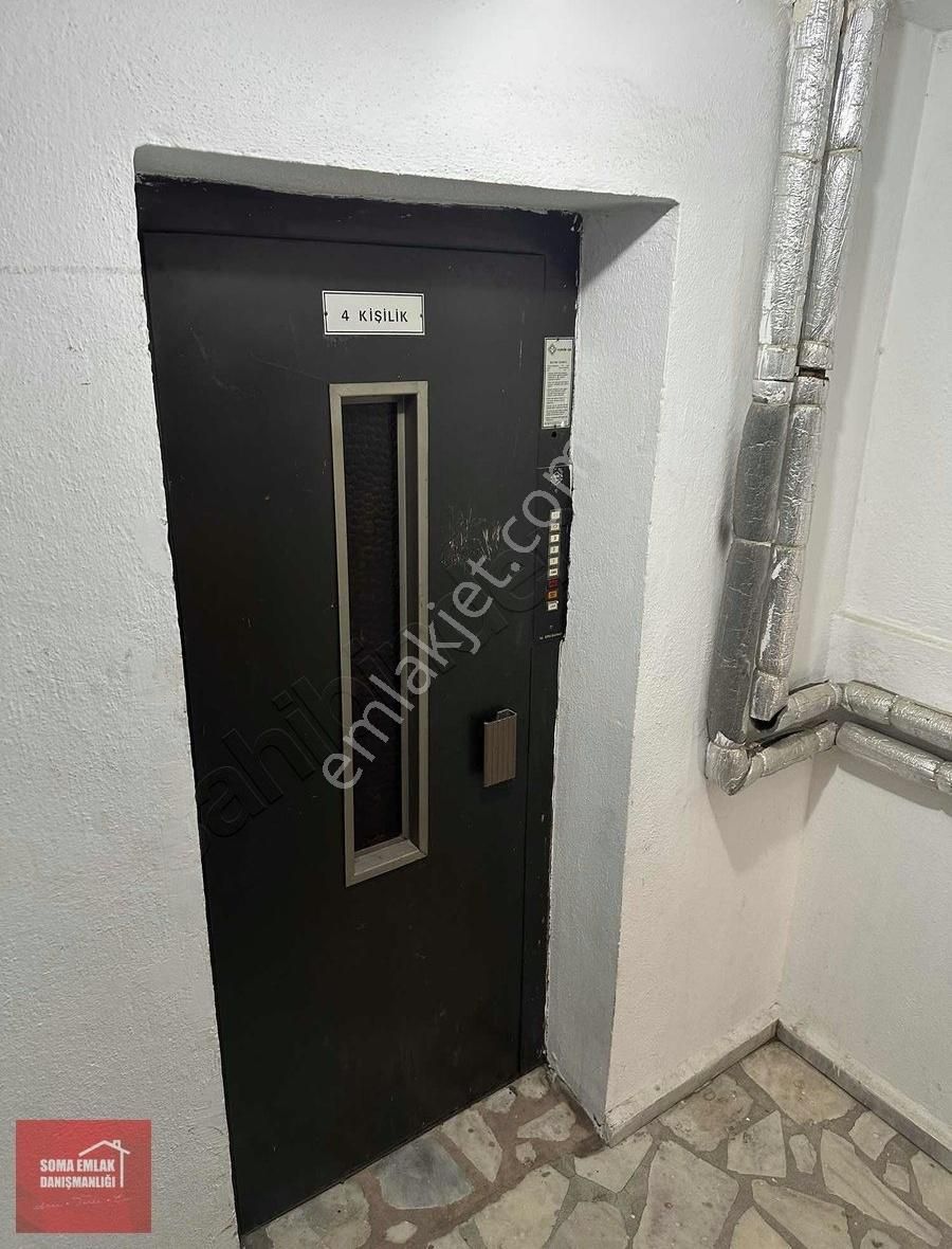 Soma Emlak Satılık Çarşı'da 2+1 Teraslı Bakımlı Daire