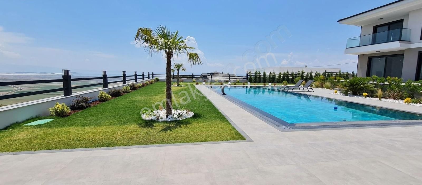 Foça'da Satılık Lüks Villa - Görsel 26