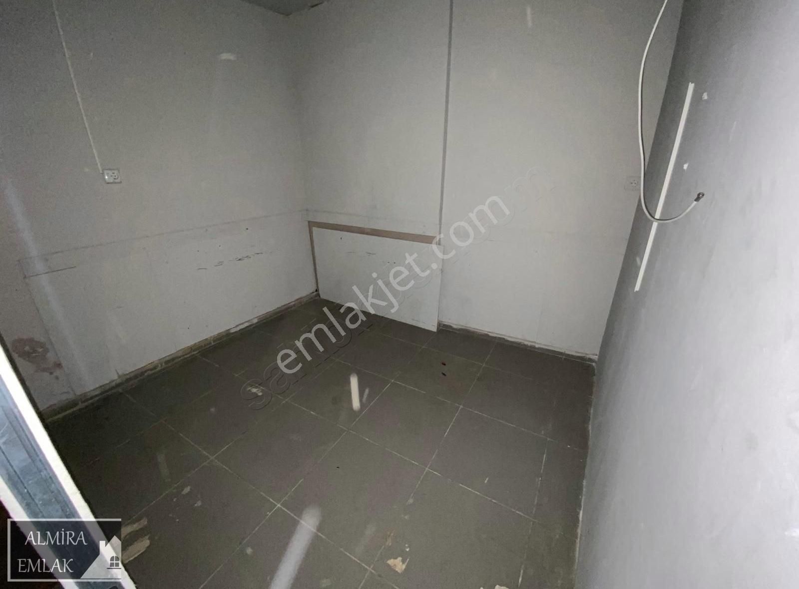 Hatay Üçyol Da Betonyol Cadde Üzeri 80 M2 Satılık Wc Li Dükkân - Görsel 22