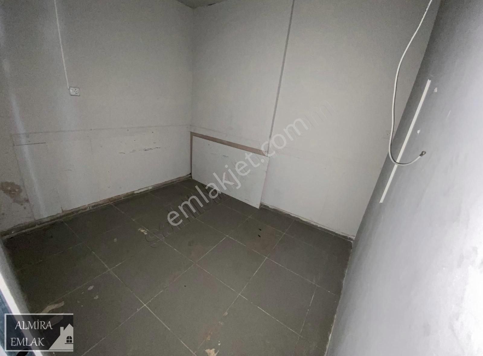 Hatay Üçyol Da Betonyol Cadde Üzeri 80 M2 Satılık Wc Li Dükkân - Görsel 33