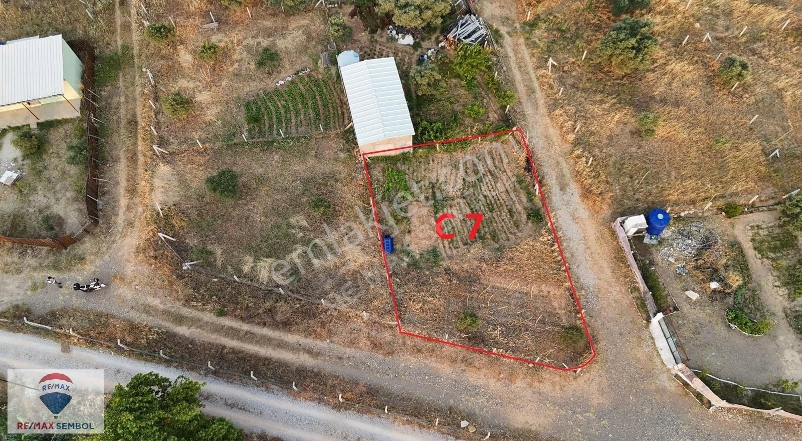 İzmir Torbalı Karakızlar'da 310 M2 Satılık Tapulu