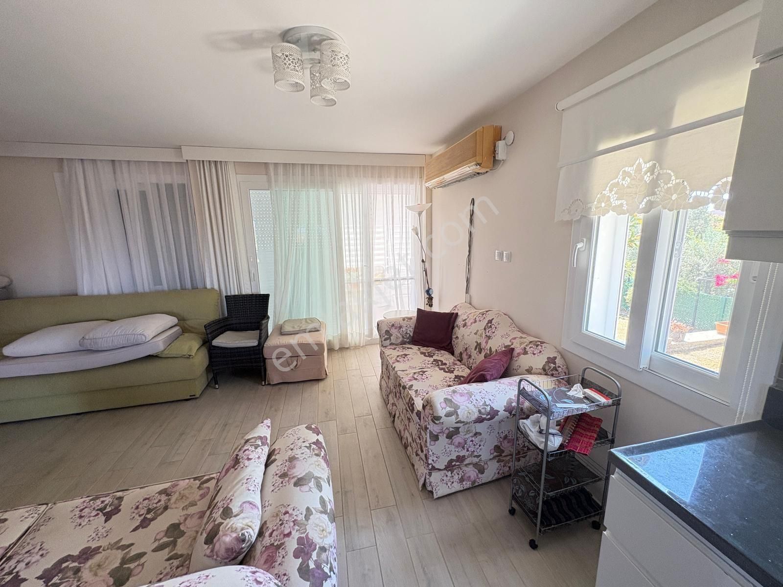 Çeşme Dalyan' Da 3 Tarafı Deniz Manzaralı Kiralık Villa - Görsel 9
