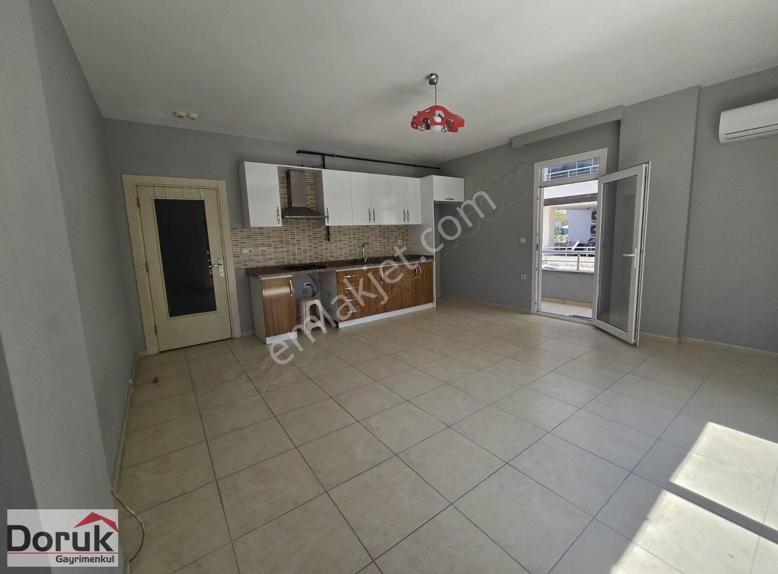 Doruk'tan Üniversite Caddesi Yatırıma Uygun Çift Cephe 60m² 1+1