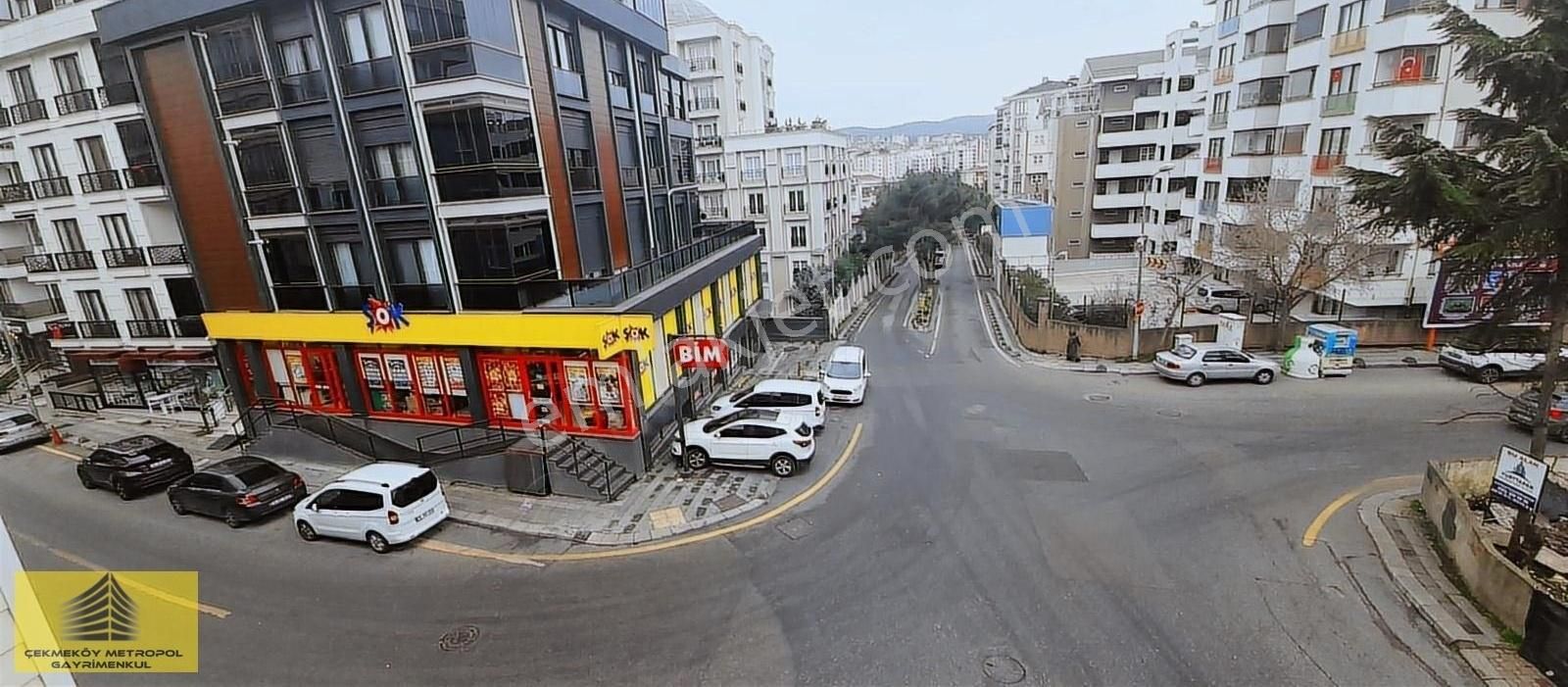 Metropol'den Cumhuriyet Mah.cadde Üzeri Kiralık Geniş 2+1 Daire