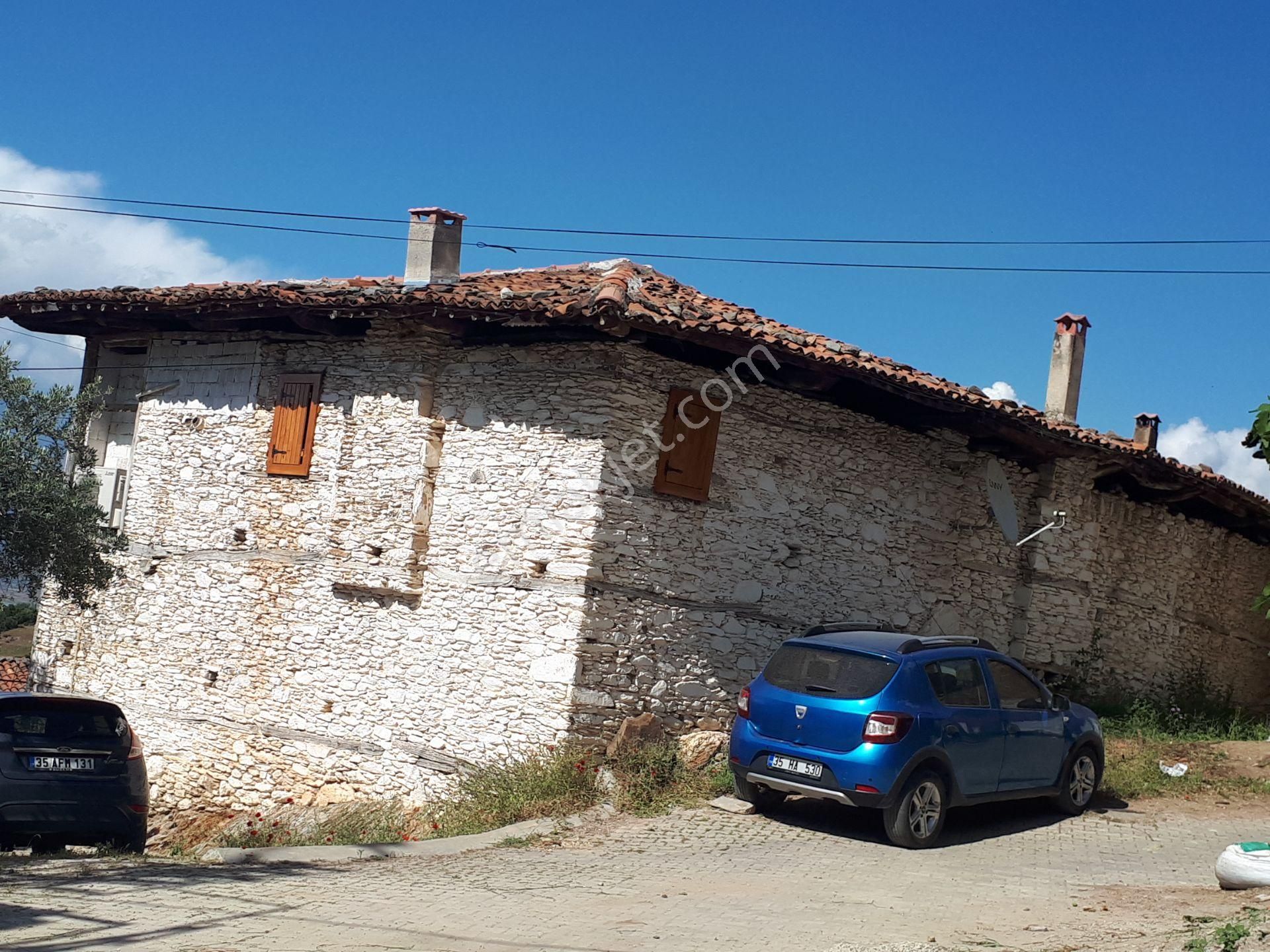 Yigma Tas Ev , 3+1