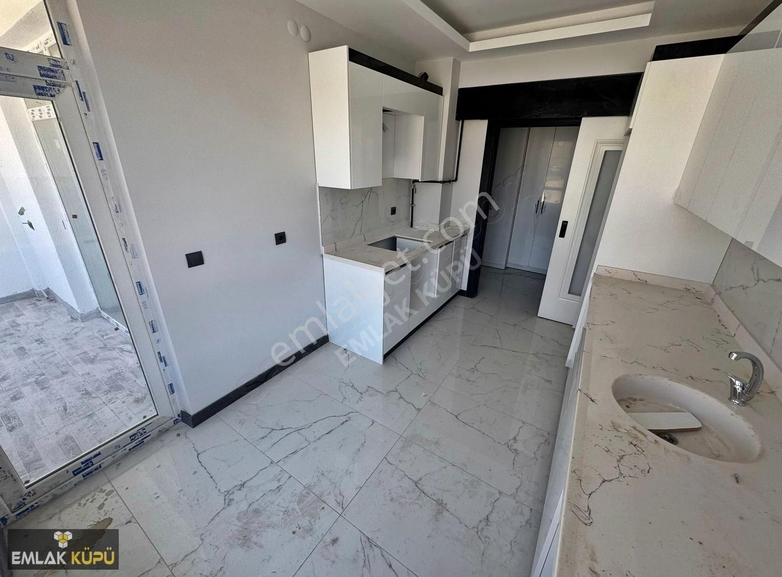 Atayurt Mah'de 2 Bloklu Sitede Ara Katta 2+1 Satılık Daire - Görsel 4