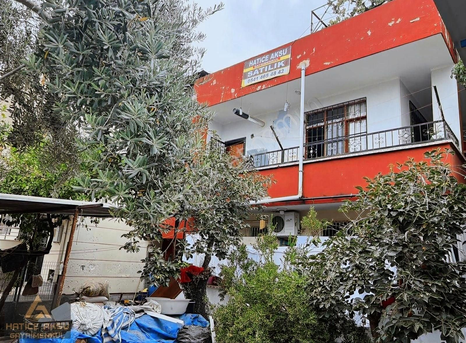 Hatice Aksu'dan Acil Cazip 3 Katlı Müstakil Ev Doğalgazlı