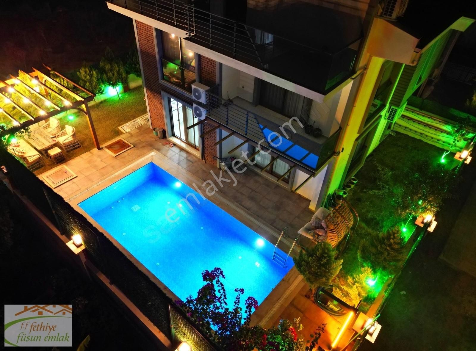 Füsun Emlak'tan Müstakil Havuzlu Bitişik Nizam Villa Satılıktır