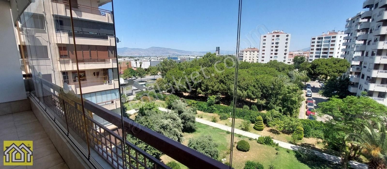 Site İçinde Deniz Manzaralı 155m2 3+1 Otoparklı Daire