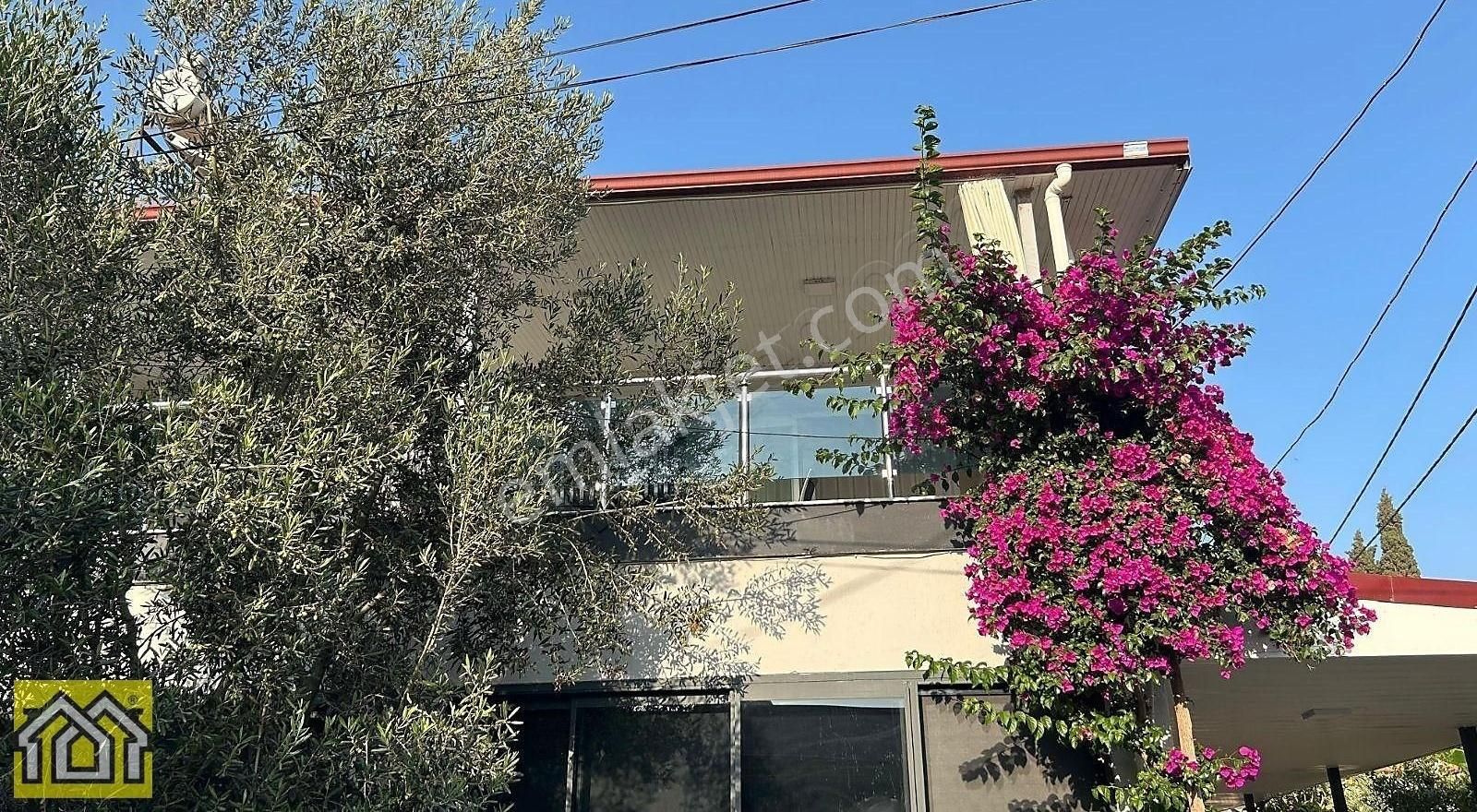 İdareciler Sitesinde Eşyalı Denize 50 Metre Mesafede Teraslı 2+1