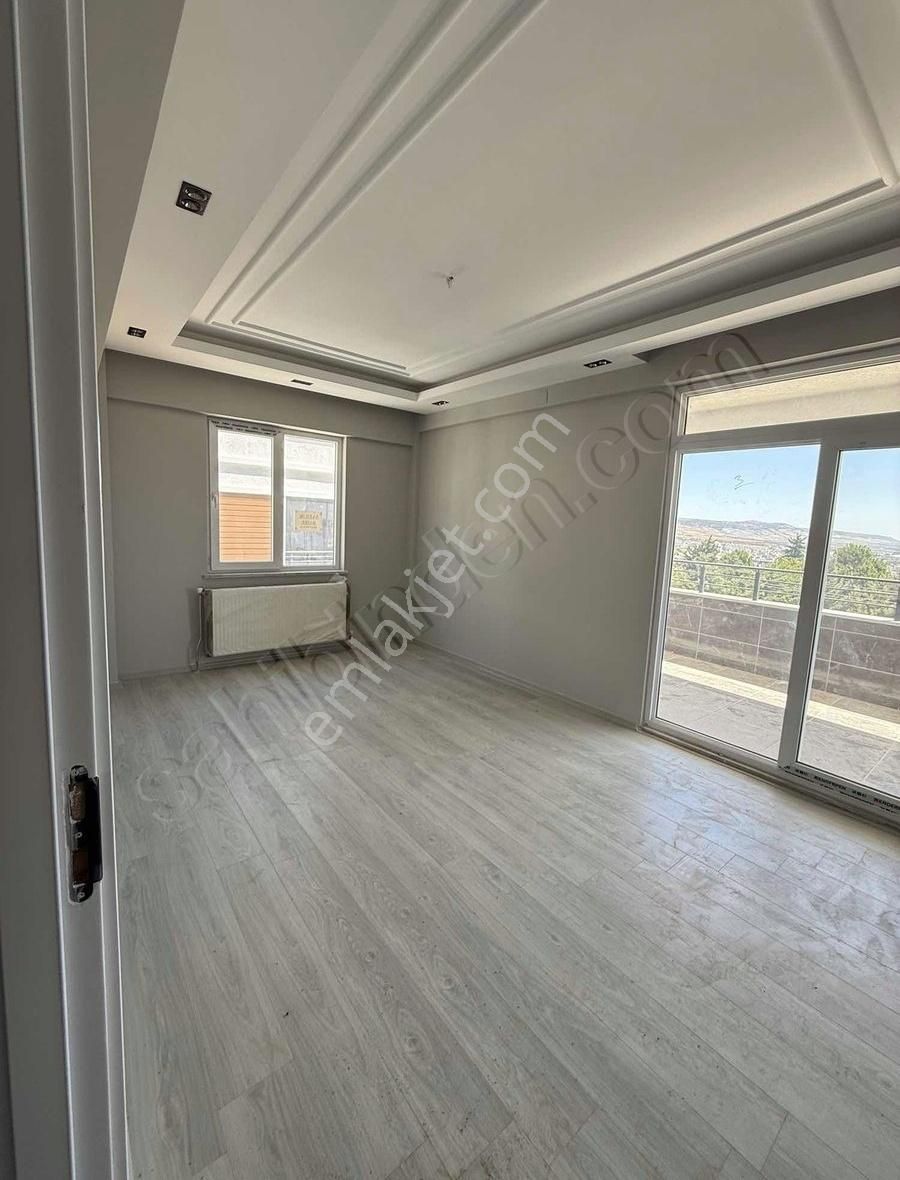 Genç Gayrimenkulden Satılık Lüx 2+1 Daire