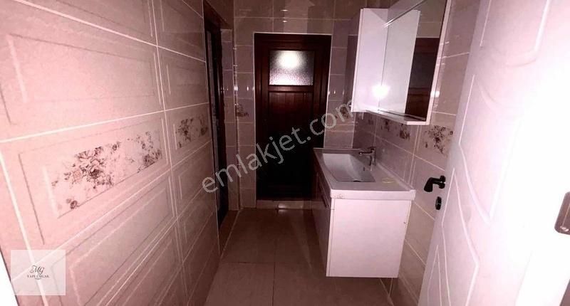 Yeni Cami Merkezine Yürüme Mesafesinde Giriş Kat 3+1 Daire!