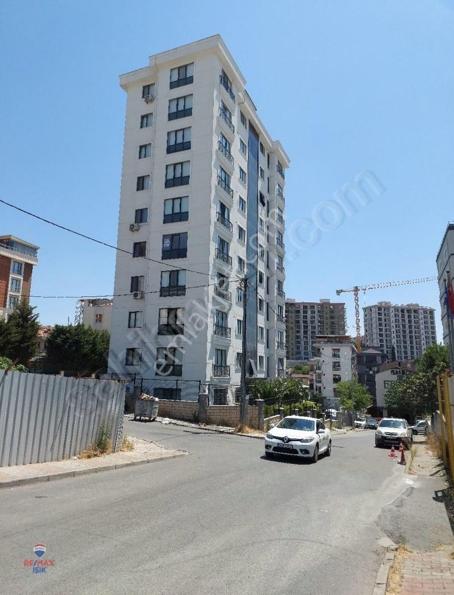 E5 Üstü Kapalı Açık Otoparklı 3+1 Arakat