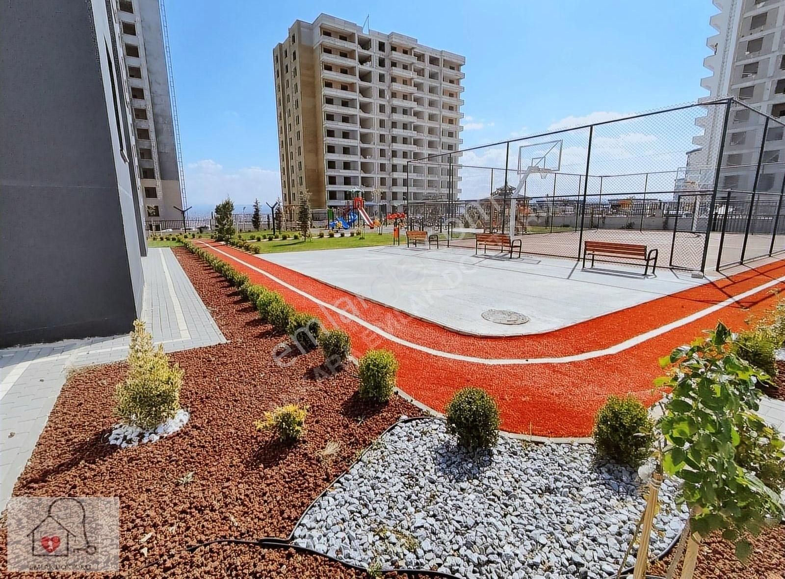 Özel Tasarımlı Ada Mutfaklı Kış Bahçeli Kiralık 4+1 Daire