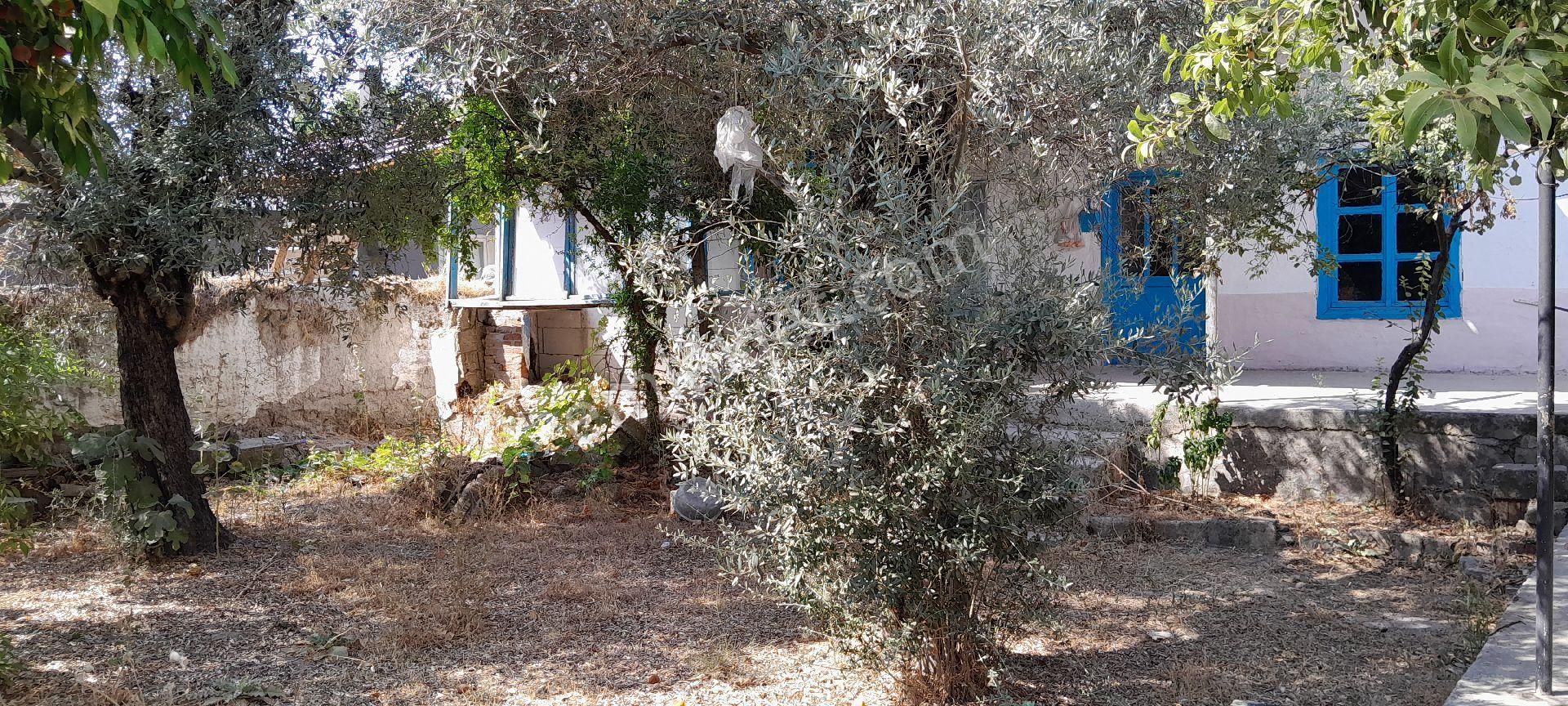 Torbalı Aslanlar Köyünde Merkezde 700 M2 Arsa İçinde Köy Evi - Görsel 4