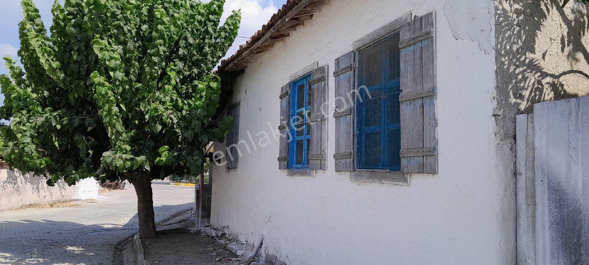 Torbalı Aslanlar Köyünde Merkezde 700 M2 Arsa İçinde Köy Evi - Görsel 2