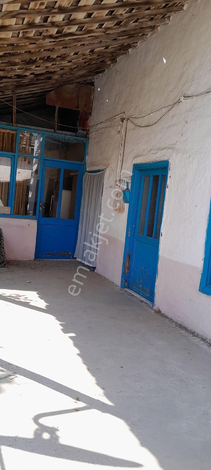 Torbalı Aslanlar Köyünde Merkezde 700 M2 Arsa İçinde Köy Evi - Görsel 9