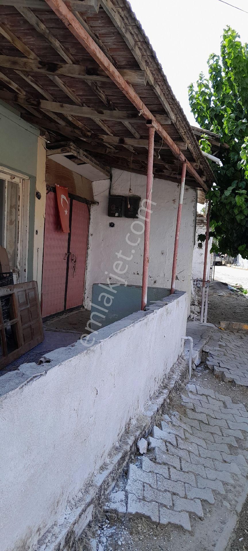 Torbalı Aslanlar Köyünde Merkezde 700 M2 Arsa İçinde Köy Evi - Görsel 13