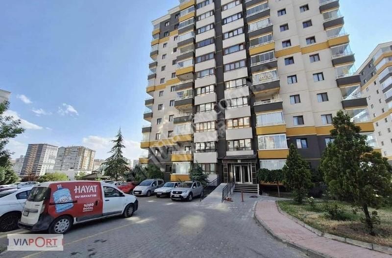 Etimesgut Ahimesut Mah. Site İçerisinde E. Banyolu 3+1 Daire