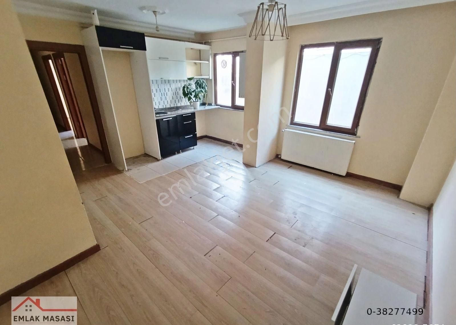 Ümraniye Site Mahallesinde Yeni Binada 2+1 Kombili Daire Emlak Masası