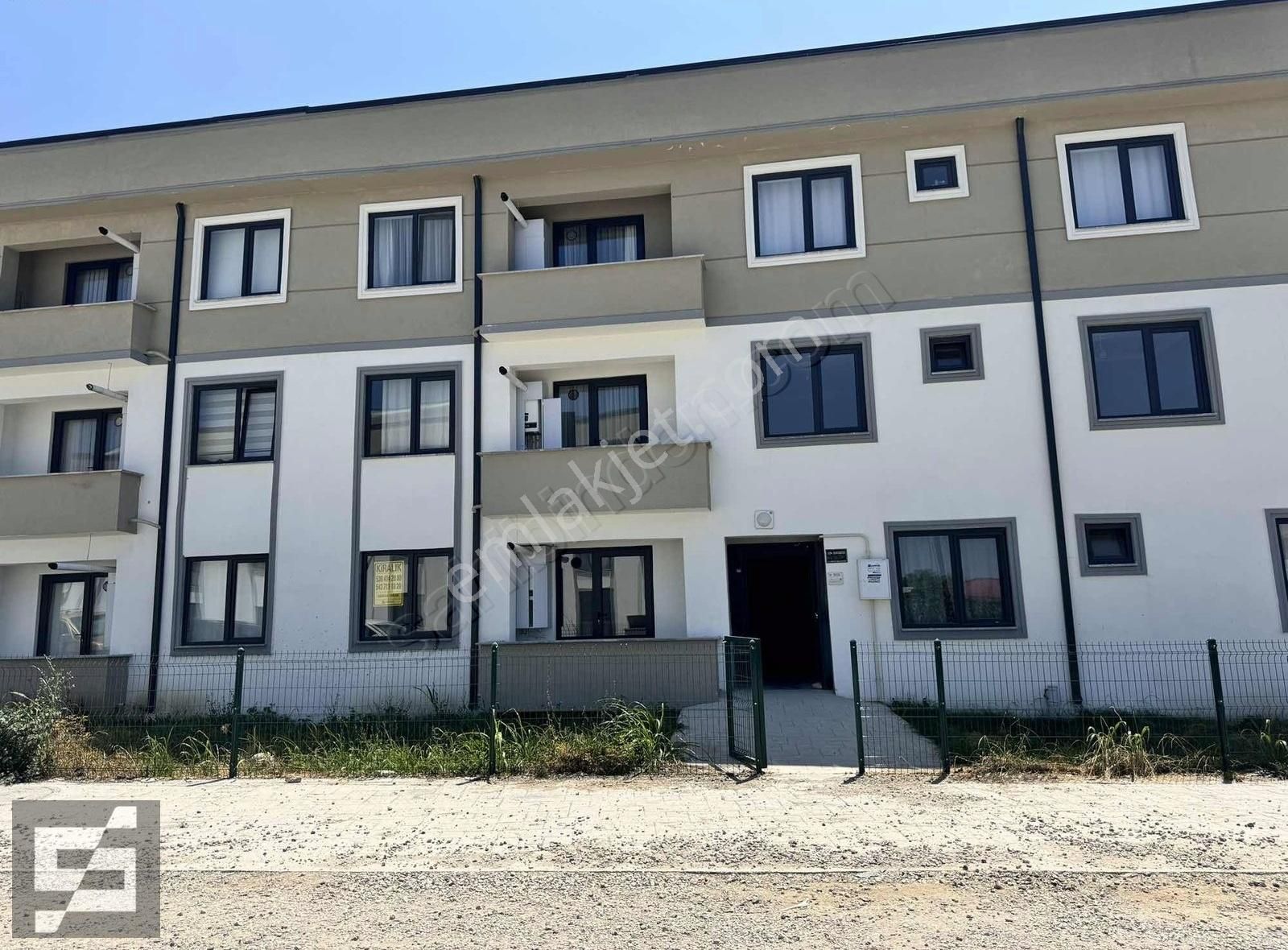 Sancak Emlak'tan Merkezi Konum Kiralık 1+1