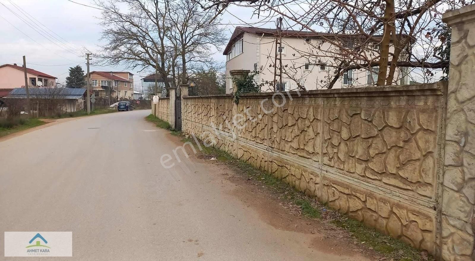 Gebze Cumaköyde Tarla Vasfında Hisseli Arsa İçinde 3 Katlı Ev