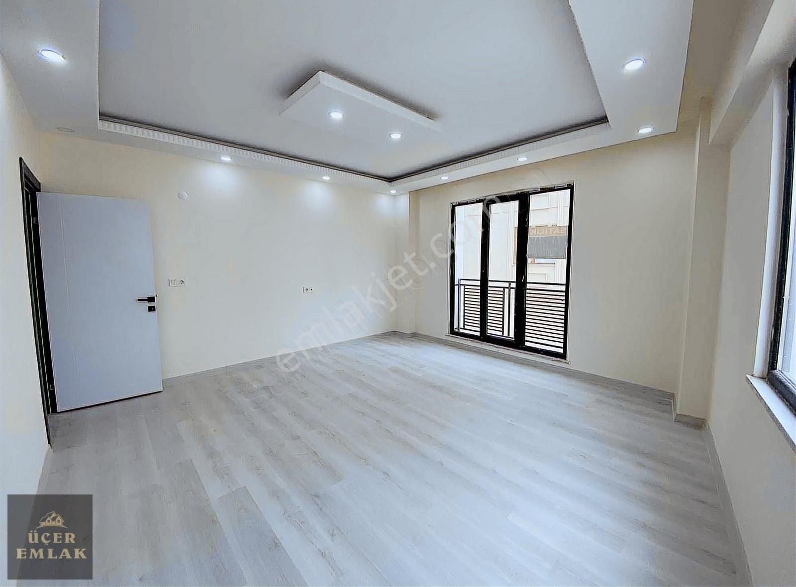 Üçer Emlak'tan Lüleburgaz Cumhuriyet Mah.2+1 90m2 Daire Satılık