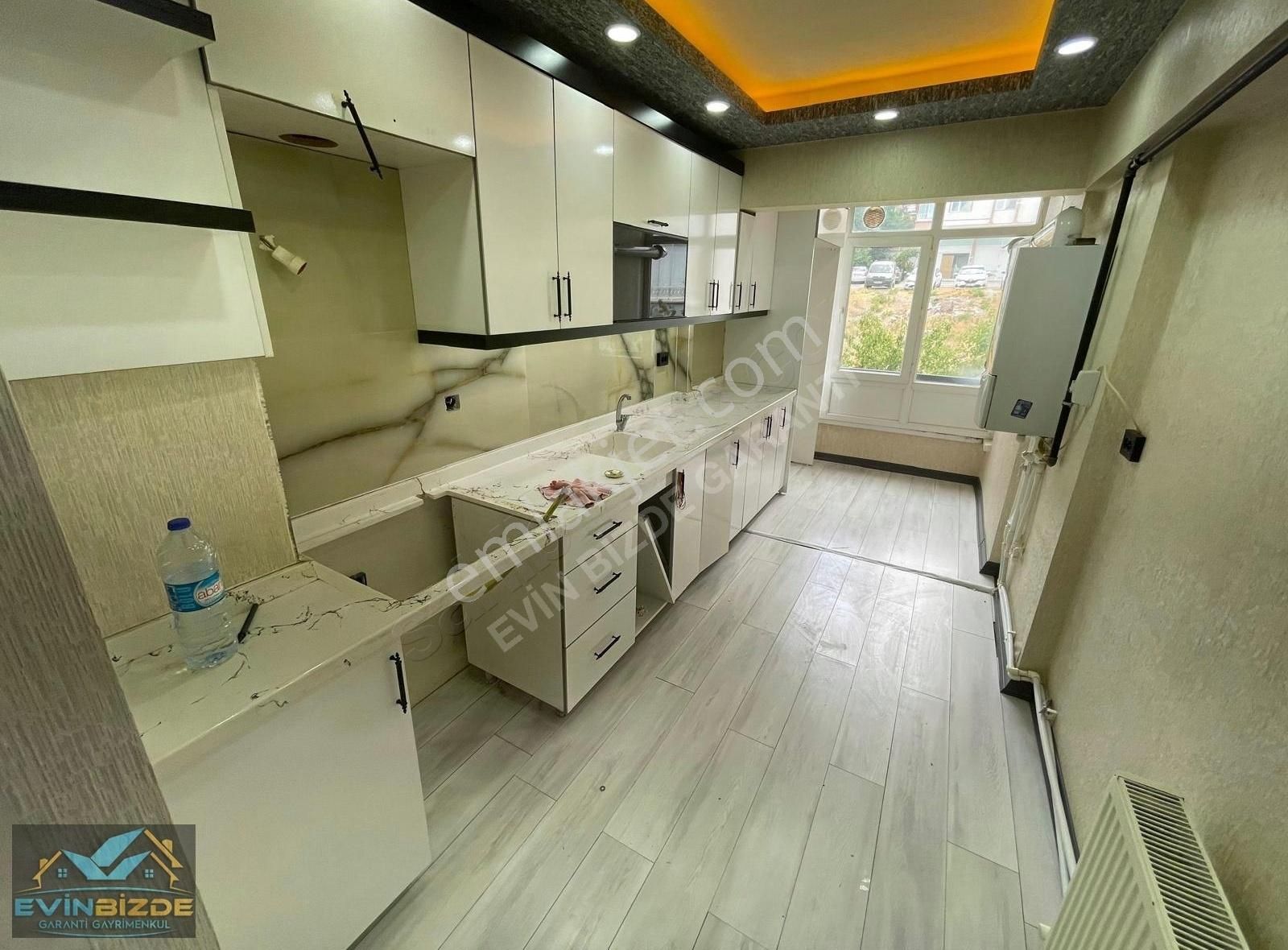 Keçiörende 3+1 Yapılı Asansörlü Orta Kat Satılık Daire