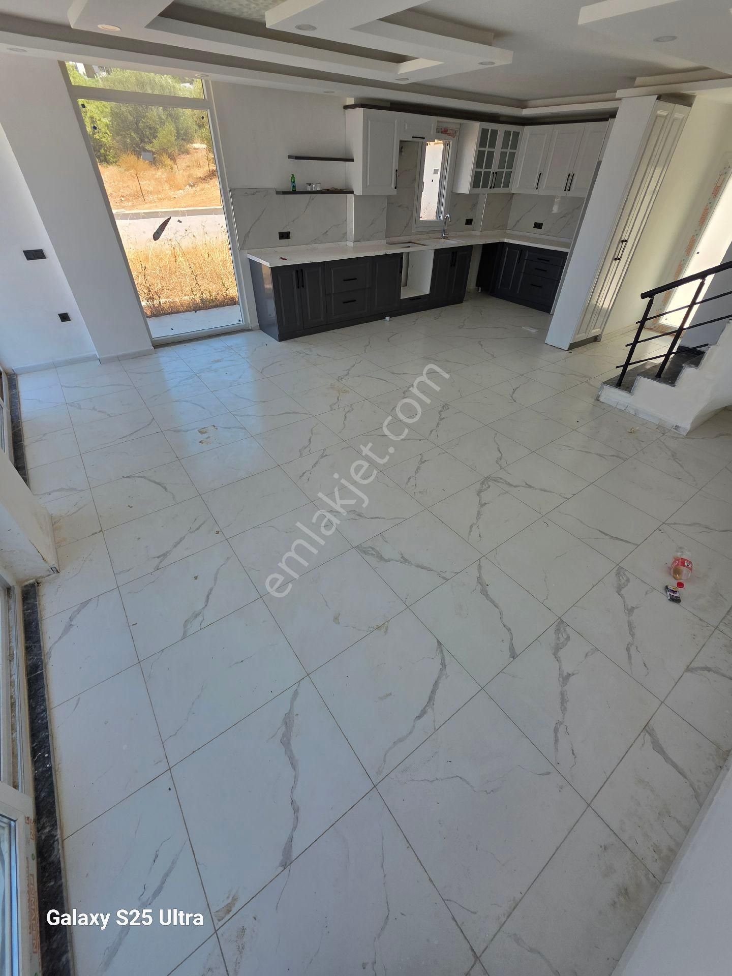 🌊🏘 Didim Akbük'te Panoramik Deniz Manzaralı Satılık Tripleks Villa 🌊🏘 - Görsel 5