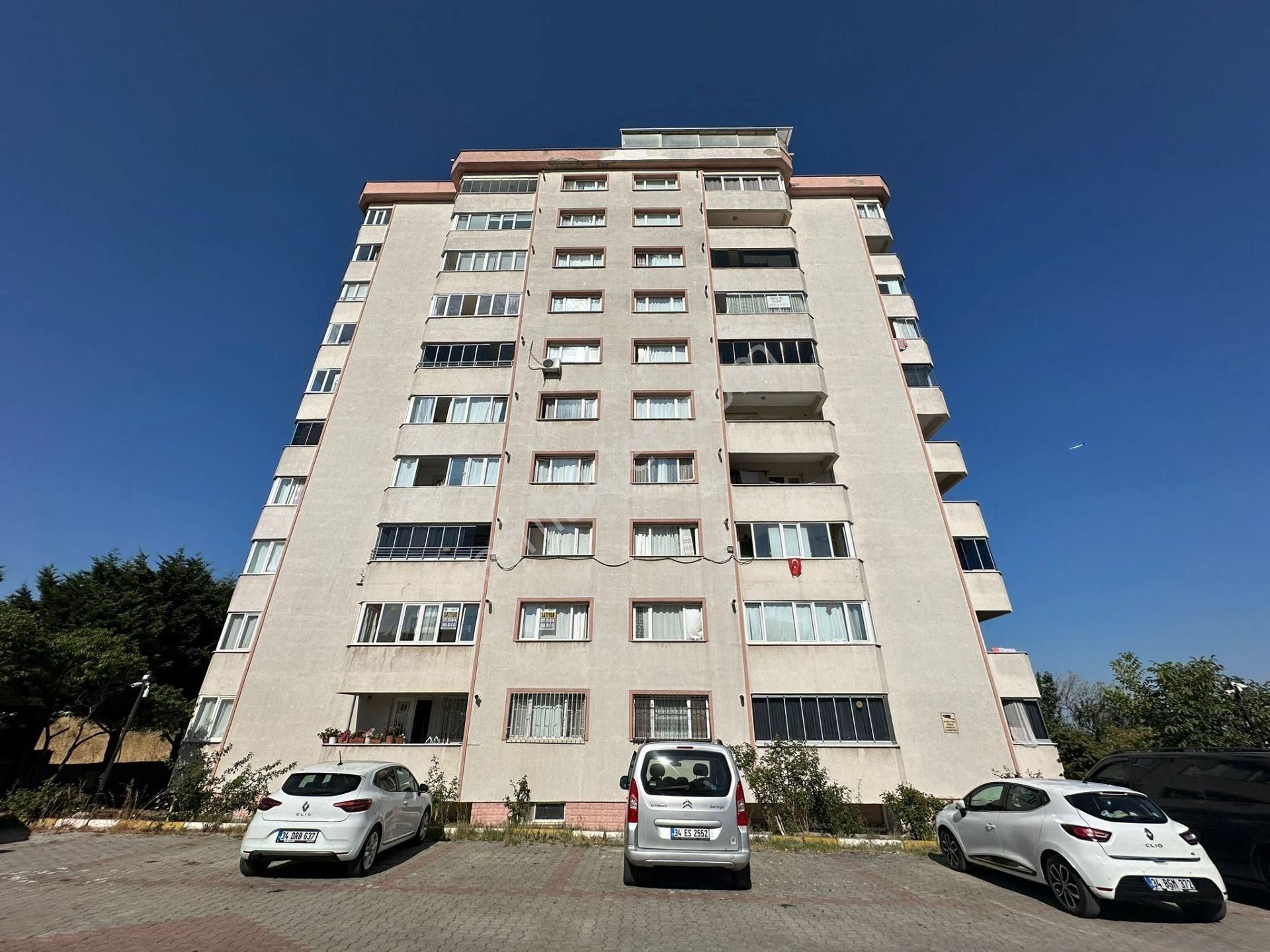 Beylikdüzü Marmara Mahallesinde Gelişim Sitesinde 3+1 Satılık Daire
