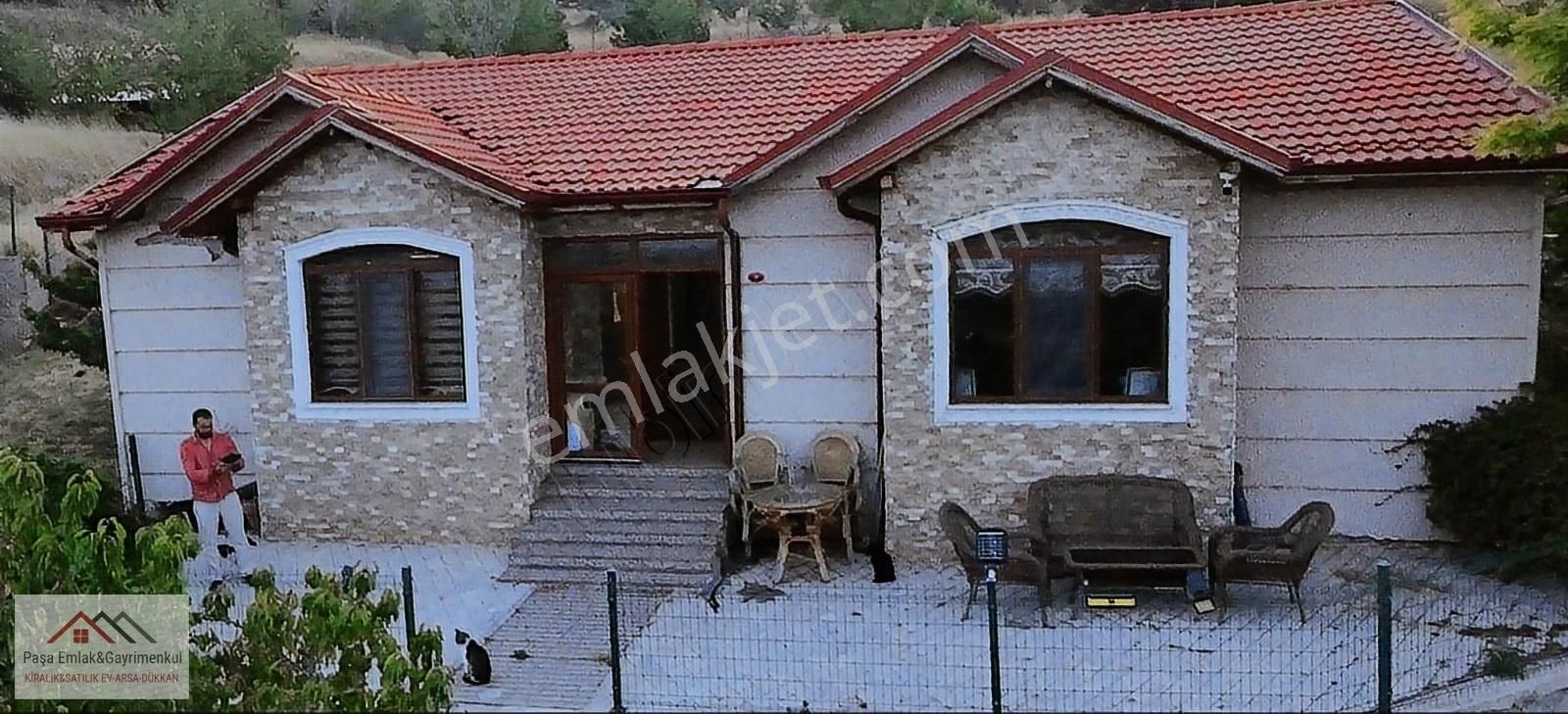 Eğirdir Barlada Göl Manzaralı 8000m2 Satılık Villa