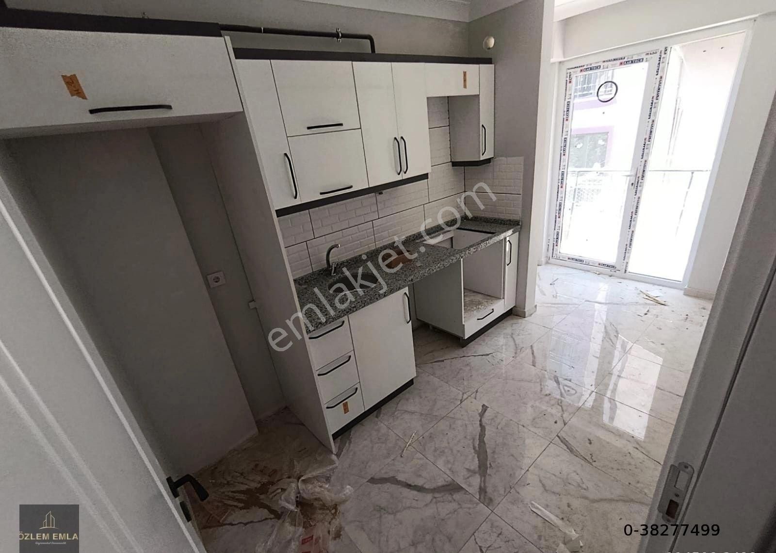 Bandırma 600 Evler Mahallesinde 2+1 Bahçeli Satılık Daire