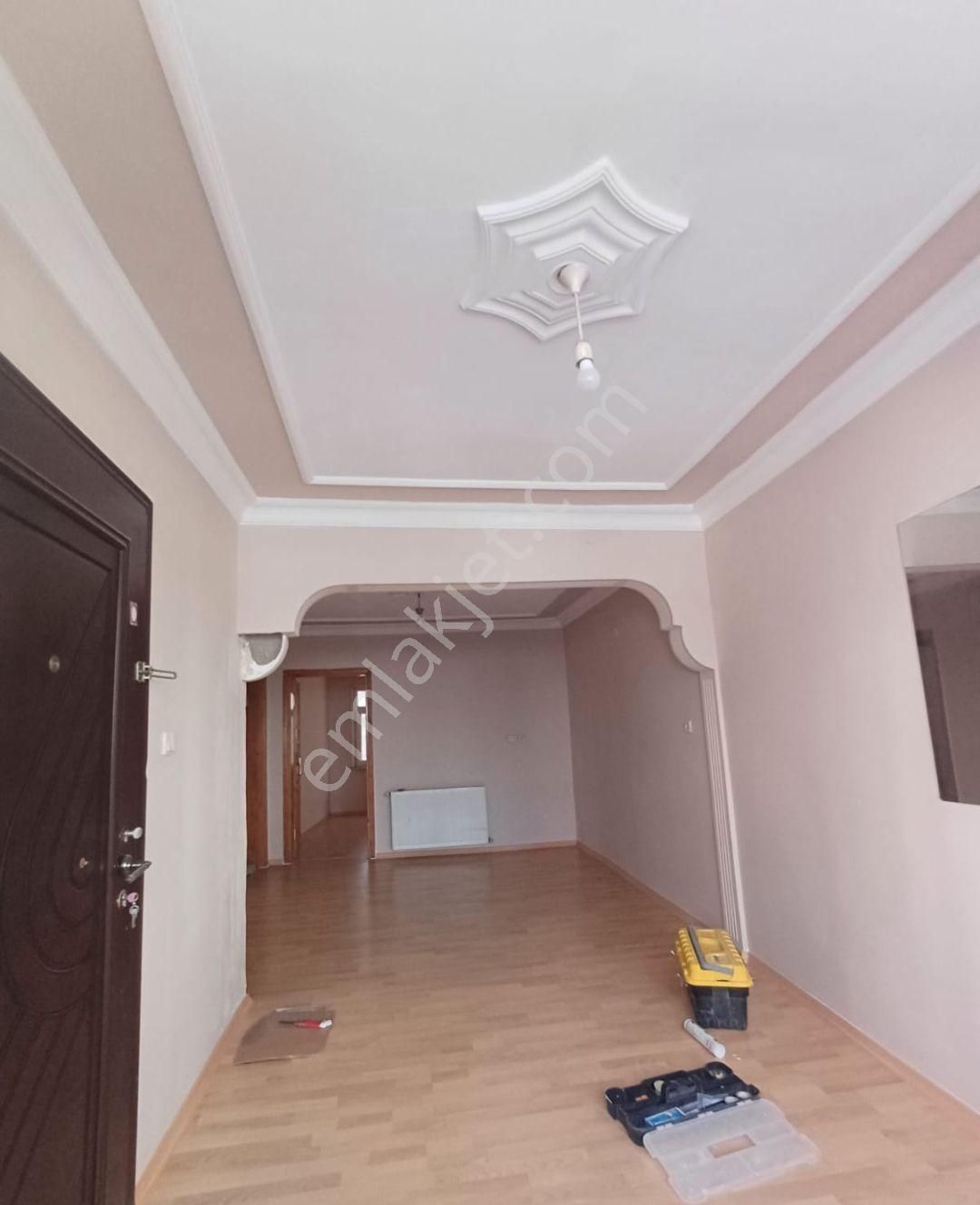 Pendik Çamçeşmede Satılık 2+1 90 M2 2 Ci Kat Daire