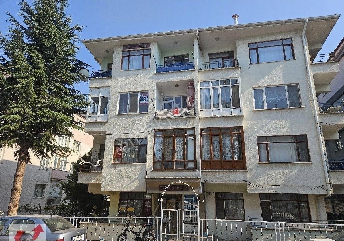 Dönertaş Emlaktan Kırmızıtoprak Mah.kiralık 3+1 Ara Kat Daire