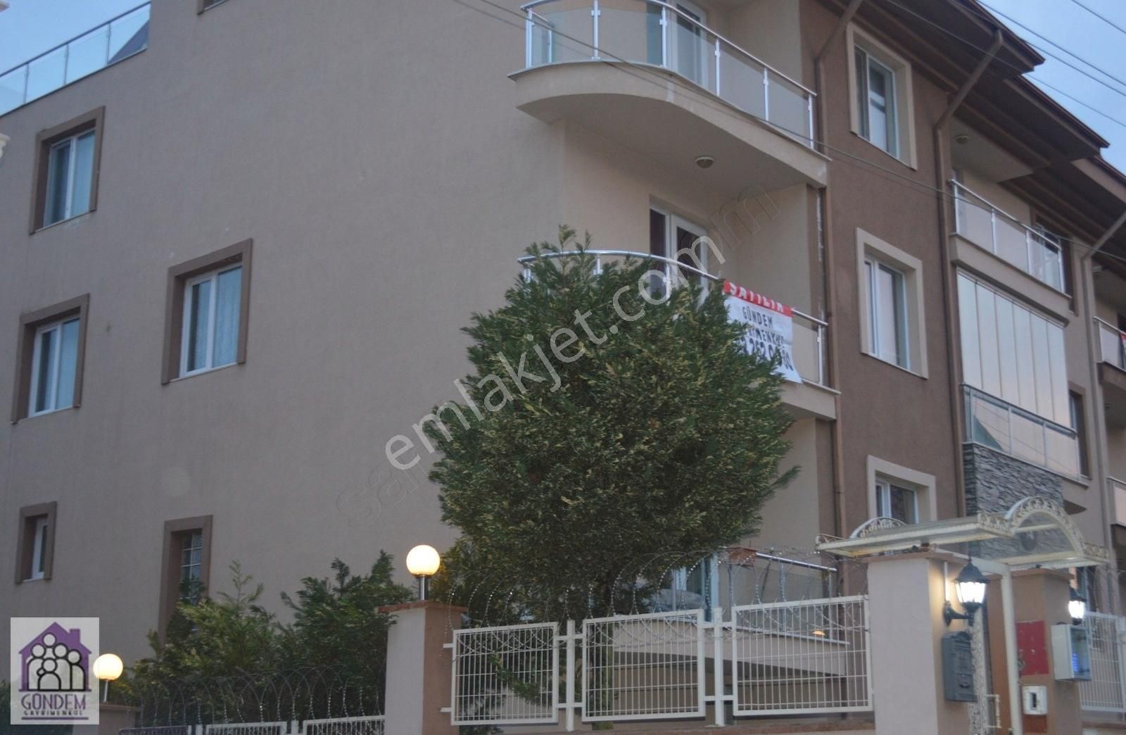 Gündem Gayrimenkul'den İzmit Bağçeşmede Sitede 2+1 Kiralık Daire