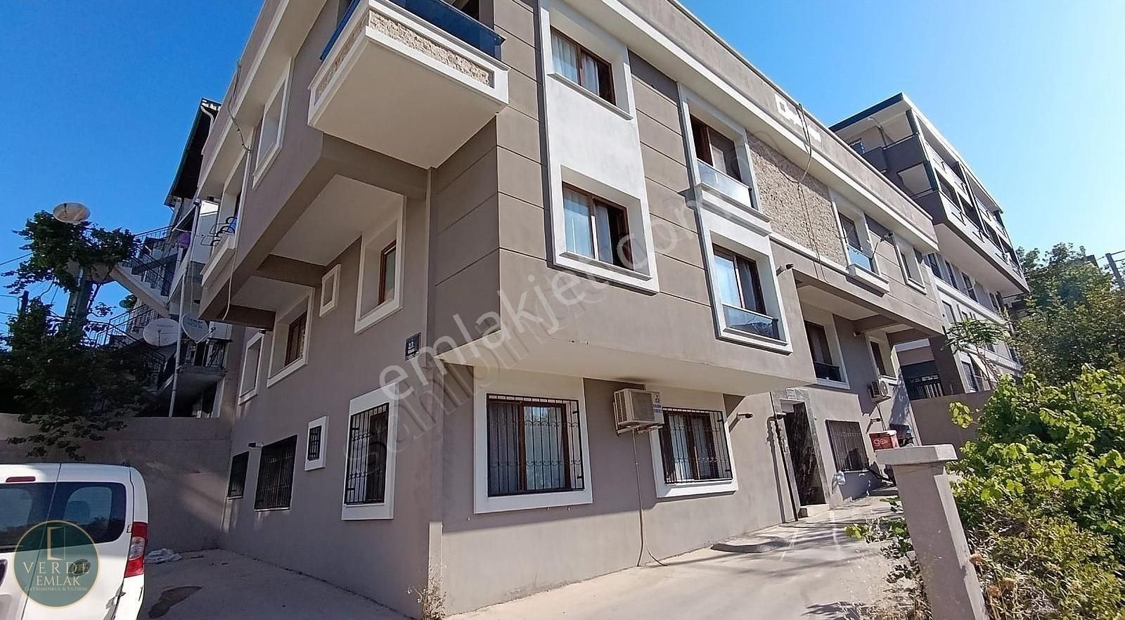 Buca Adatepe'de Üniversite Yakını 1+1 Eşyalı Kiralık Daire
