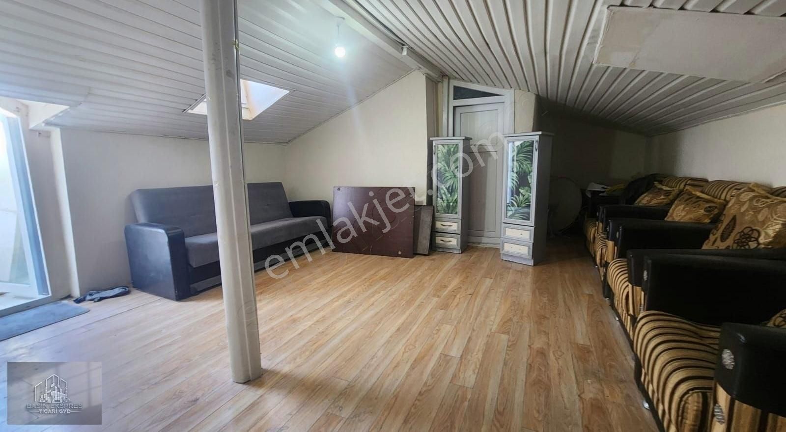 Sulyapıdan Güneşlide Kısmi Eşyalı 1+1 Kiralık Çatı Katı Daire